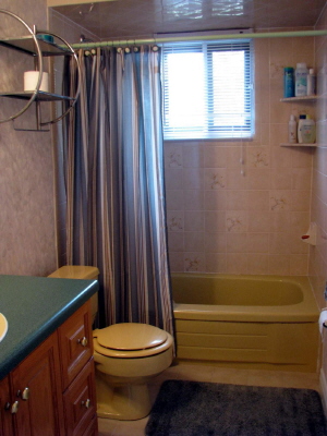 bathroom 2_JPG
