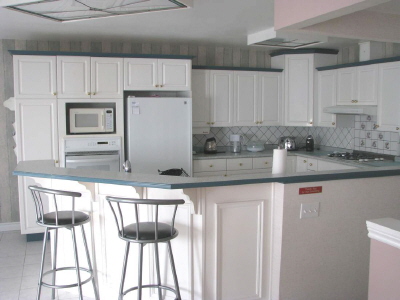 kitchen with barstools_JPG